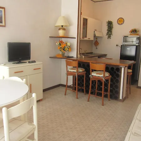 Ritz Apartment *